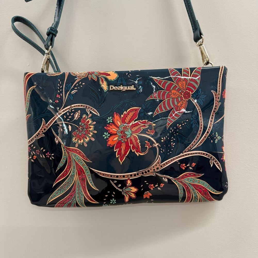 Desigual Discovery Macau wallet